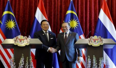 PUTRAJAYA, 9 Julai --  Perdana Menteri Datuk Seri Anwar Ibrahim dan Perdana Menteri Thailand Anutin Charnvirakul bergambar sebelum menyampaikan kenyataan bersama di Bangunan Perdana Putra hari ini.

--fotoBERNAMA (2026) HAK CIPTA TERPELIHARA

PUTRAJAYA, July 9 -- Prime Minister Datuk Seri Anwar Ibrahim and Thai Prime Minister Anutin Charnvirakul pose for a photograph before delivering a joint statement at Perdana Putra Building today. 

-- fotoBERNAMA (2026) COPYRIGHT RESERVED
